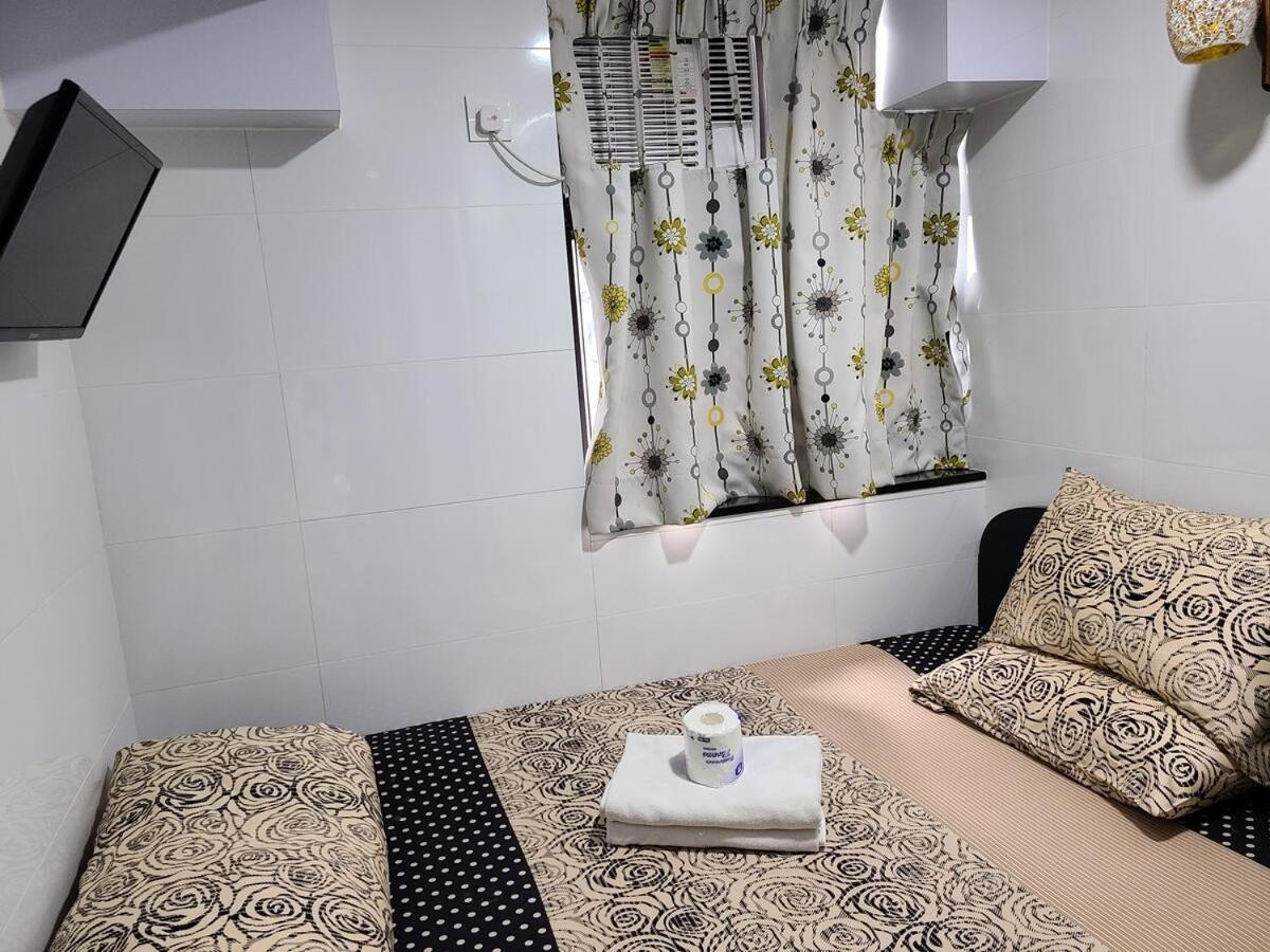 Hostel 16 Paris Guest House Block E Reception 10Th Floor Hong Kong Ngoại thất bức ảnh