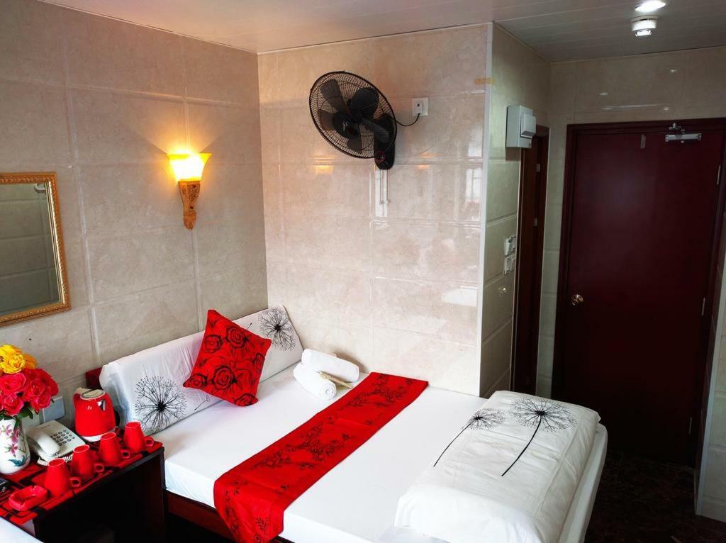 Hostel 16 Paris Guest House Block E Reception 10Th Floor Hong Kong Ngoại thất bức ảnh